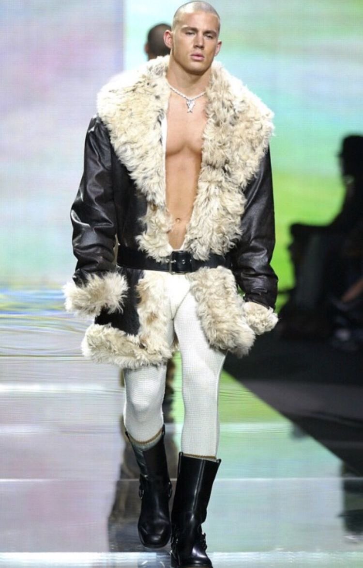 tomgorls's tweet photo. channing tatum for sean jean ‘03 https://t.co/VZEWal0RkR