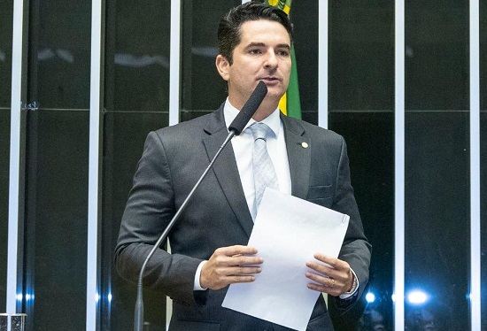 DESMASCARANDO AOS ELEITORES AQUELES QUE VOTARAM SIM PARA O AFASTAMENTO DE MARCEL VAN HATTEN, MARCOS POLLON E ZÉ TROVÃO: 
Este é o Dep.
<a href="/GustinhoRibeiro/">Gustinho Ribeiro</a>
do PP/SE.  Nome: LUIZ AUGUSTO CARVALHO RIBEIRO FILHO Partido: PP - SE E-mail: dep.gustinhoribeiro@camara.leg.br Telefone: (61)