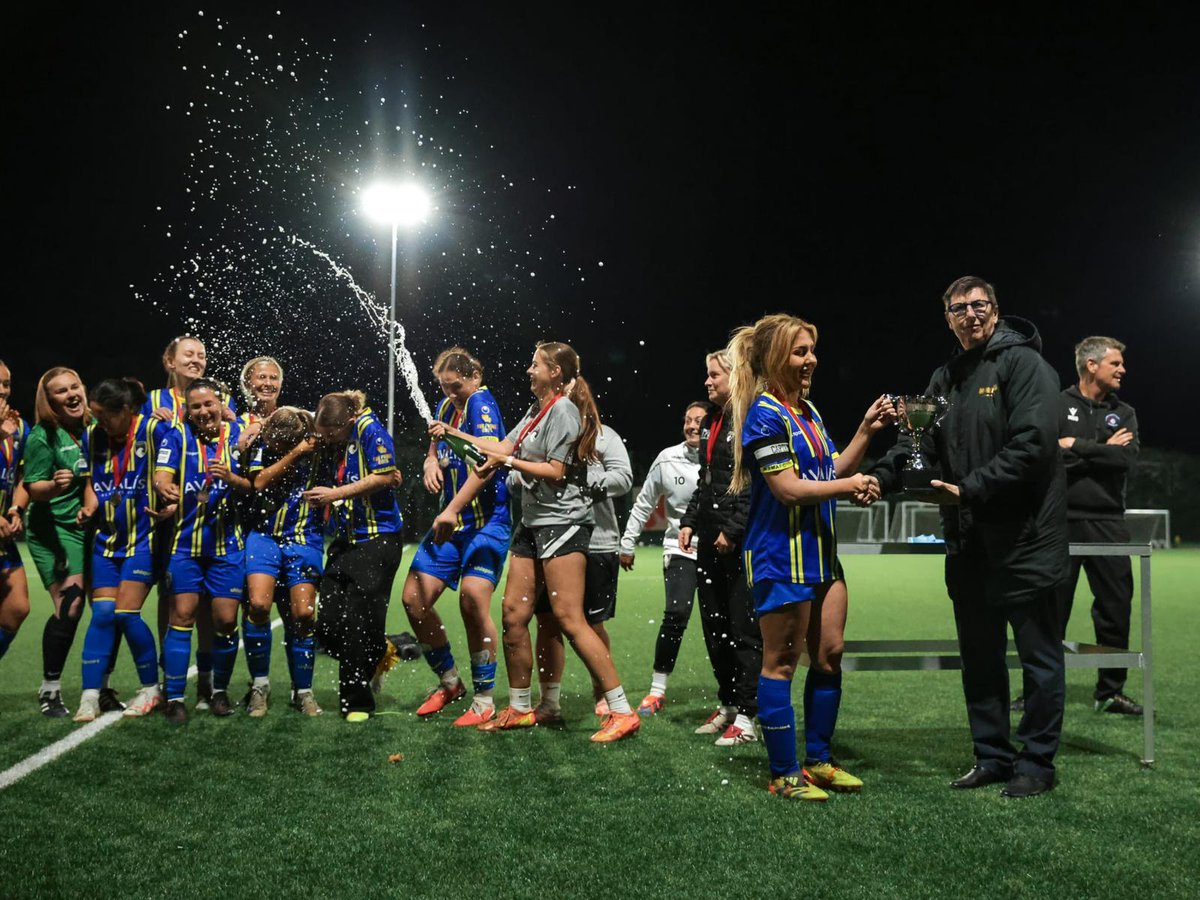 WsMAFCWomen1's tweet photo. Oh! What a night!... Again! 🏆🍾

📸 Jack Davidson https://t.co/QV1RrDH2r8