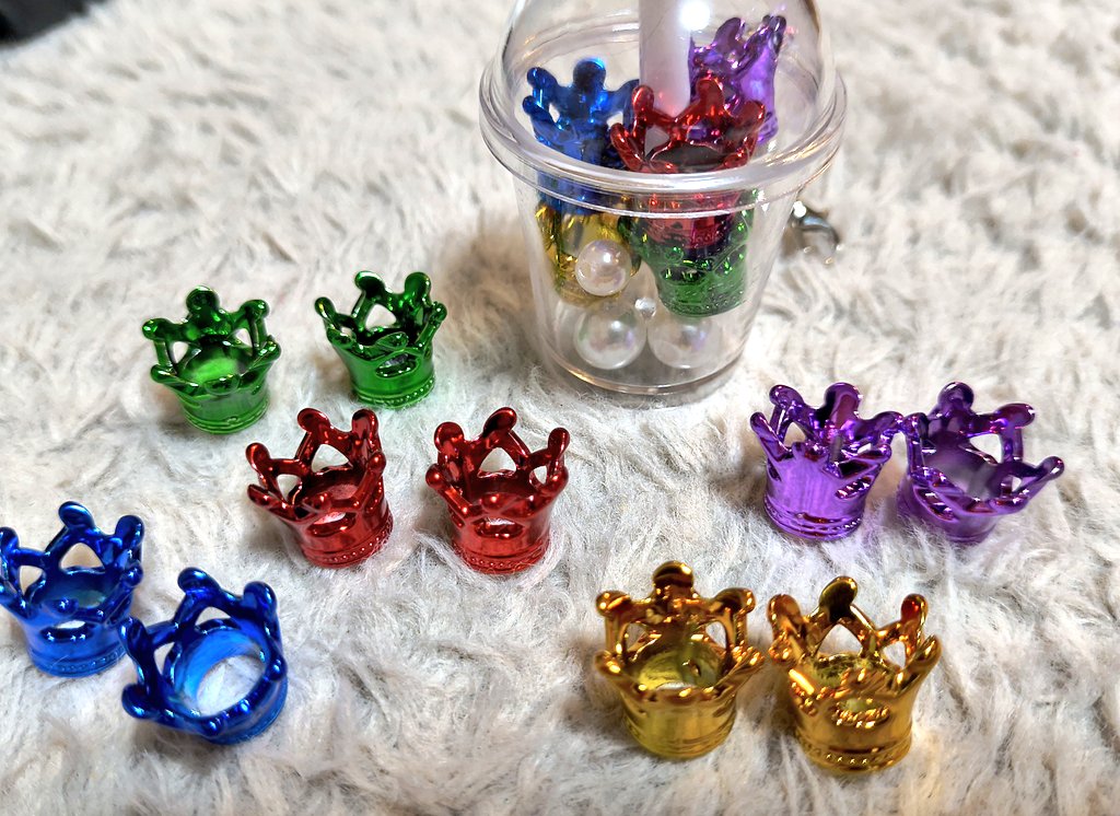 ♡カップシリーズ♡ たくさんの反応にビビる😱 ちなみに それぞれの色の冠で3個入りでした
