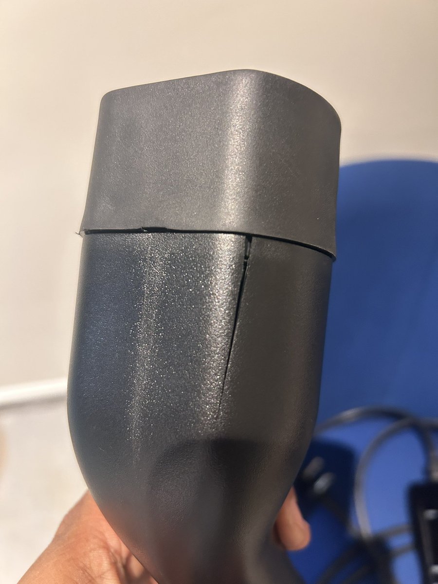 KKlively2222's tweet photo. @VinFastIN I purchased Vf-7 in Jan-4 , 2026 from Amp wheels - Bhubaneswar. 
During Mid April, my charger ( Golf) stopped working and post reporting the same, same got replaced .Yesterday I.e. on 5th May, my new charger has developed cracks due to probably heat/ very low quality, https://t.co/laiI3IuMuJ