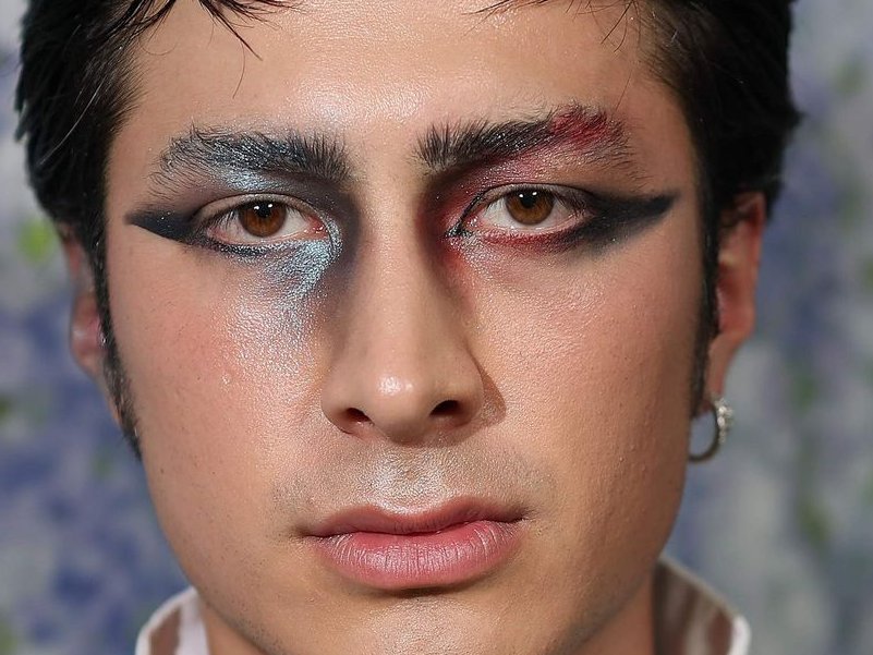 the second i found out that the person who did this mess isn't working in the industry as a celebrity makeup artist but a celebrity mens groomer all clicked to place.... you are in the wrong house baby