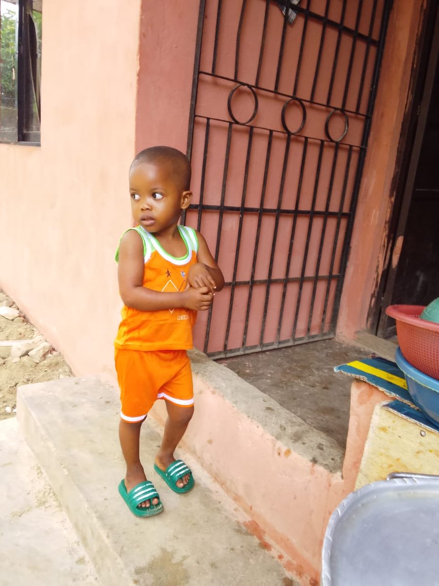 🚨Missing child 🚨

The girl's name is Miracle chizaram Moses from Ozi Item in Abia state. 

Anyone with information about her whereabouts is asked to contact these numbers: 07035157746, 09079938221, 08077681492.

Help share