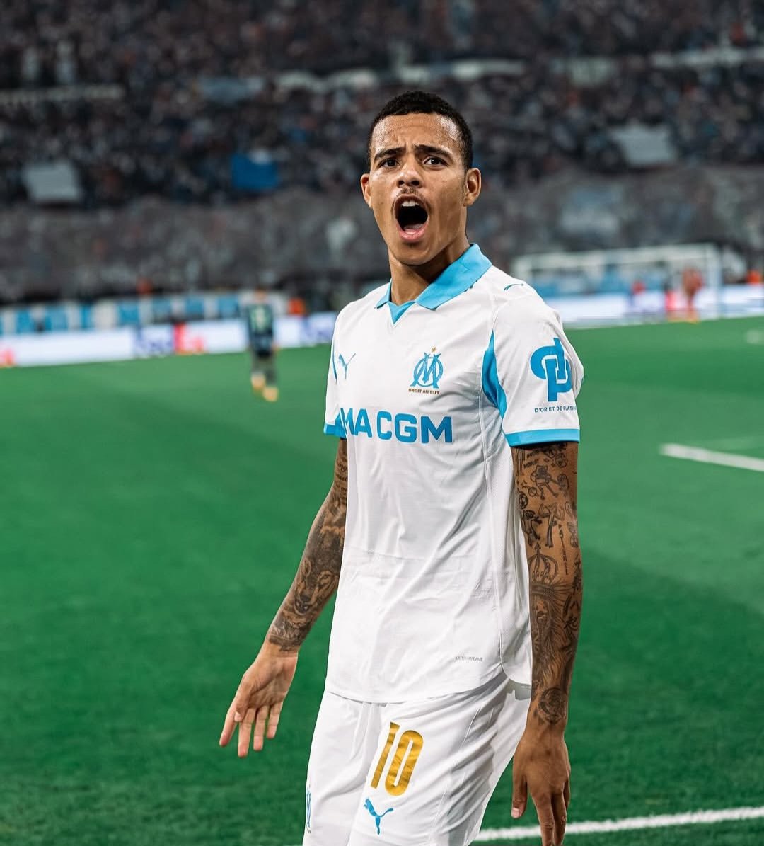 Meilleur joueur de l'OM depuis de nombreuses années,
Meilleur buteur de l'OM sur les deux dernières saisons,
Meilleur joueur sous Roberto De Zerbi, 

mais 

Problème principal avec Habib Beye.

Mason Greenwood a simplement compris qu'il était dirigé par une enorme merguez. A