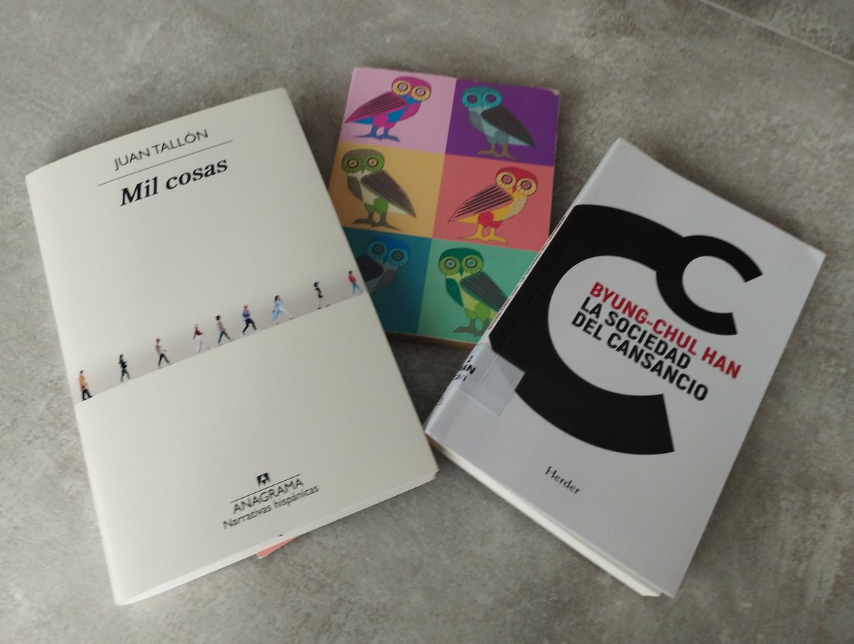 Aleitando142131's tweet photo. Onte tivemos unha moi agradable sesión do C.L. Afouteza. Partillamos moitas inquedanzas, reflexións e mesmo receitas para enfrontarmos esas mil cousas que colapsan as nosas vidas ou que nos levan a ser tan só "suxeitos do rendemento". #ClubsDeLectura
@bescolaresgal
@xoantallon https://t.co/zZ53wlw3ra