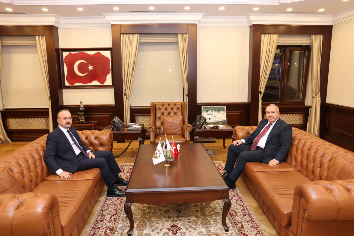 İçişleri Bakan Yardımcımız Sayın Bülent Turan, Emniyet Genel Müdürümüz Sayın Ali Fidan’ı makamında ziyaret etti.