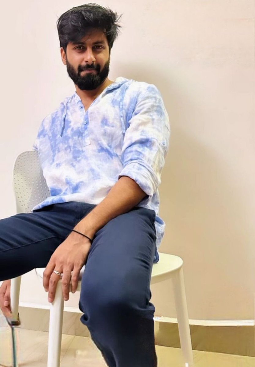SiddhuG_'s tweet photo. Your journey is proof that hard work and passion always shine in the end ❤️✨  !
Wishing bigger success, happiness and blockbuster moments ahead for @i_amak 🔥  !
#HBDAshwinkumar https://t.co/iZLBOyH66g