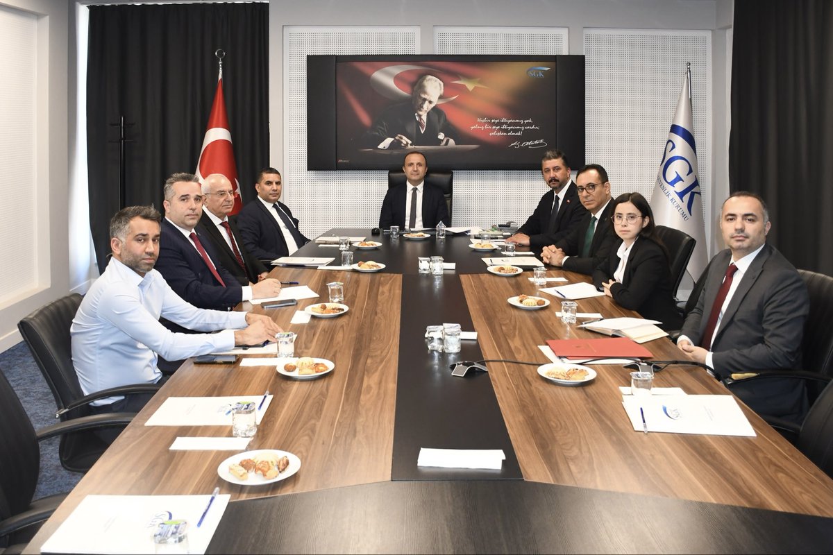 iskurmersin33's tweet photo. 6735 sayılı Kanun kapsamında yabancıların çalışma izni ve muafiyet süreçlerini değerlendirmek üzere ilimizi ziyaret eden Çalışma ve Sosyal Güvenlik Bakanlığı Uluslararası İşgücü Genel Müdürlüğü heyetine, kıymetli katkı ve ziyaretleri için teşekkürlerimizi sunarız.

#iskurmersin https://t.co/Kr4OrJUp7U
