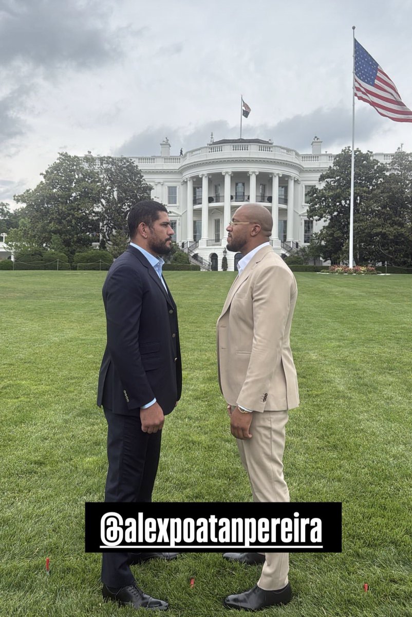 WE HAVE A FACE OFF‼️

Via <a href="/gloverteixeira/">glover teixeira</a>