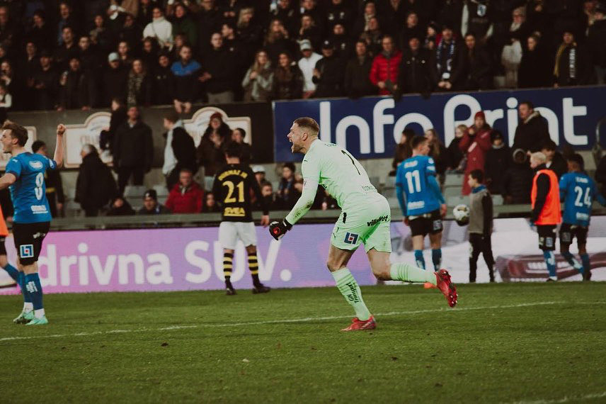 Tack fotbollen 
Från Lunds BK och Östers IF till Halmstads BK och Djurgårdens IF.
Tack till alla lagkamrater, tränare, supportrar och framförallt min familj.
Extra kärlek till HBK, mitt hem under många år, och Djurgården som trodde på mig när få andra gjorde det ❤️