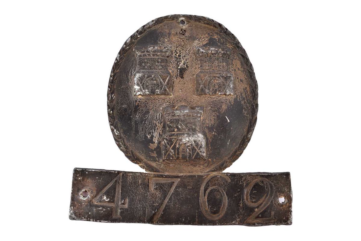 robertneuk's tweet photo. Coming to auction, a scarce 19th century Newcastle Upon Tyne Fire Office lead Fire Mark; policy number 4762.

19cm x 19cm.

Image: Special Auction Services, Newbury https://t.co/5YqcAvDD6l