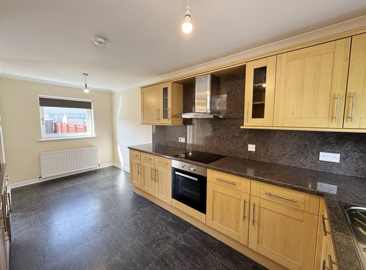 LookingToRent1's tweet photo. Available Friday!!

3 Bedroom Mid Terrace, Carron Place, Castlepark, Irvine, KA12 9ND
Further information will be available soon on social media and https://t.co/8saQ5tU880

#lookingtorent #propertymanagement #lettingagentglasgow #glasgowlettingagent #irvine https://t.co/Tigmx79VoO