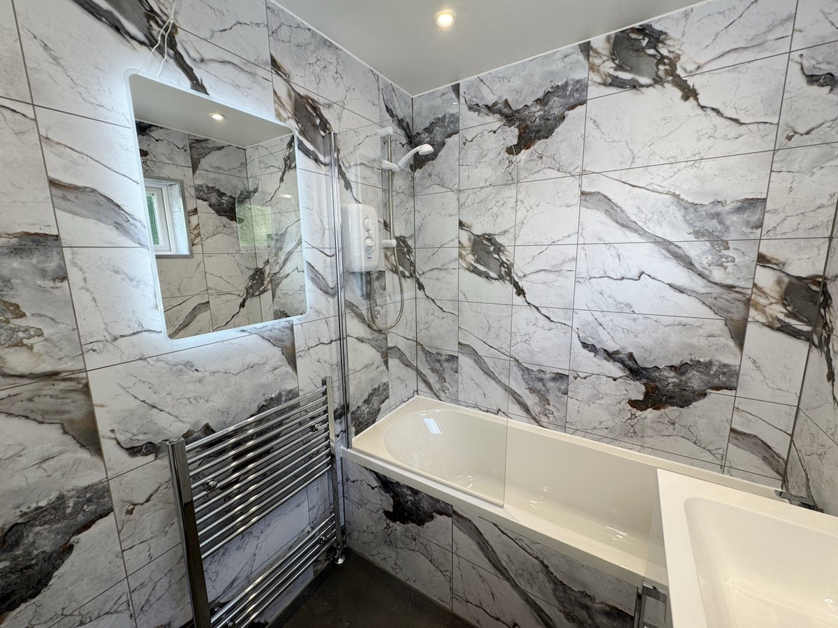 LookingToRent1's tweet photo. Available Friday!!

3 Bedroom Mid Terrace, Carron Place, Castlepark, Irvine, KA12 9ND
Further information will be available soon on social media and https://t.co/8saQ5tU880

#lookingtorent #propertymanagement #lettingagentglasgow #glasgowlettingagent #irvine https://t.co/Tigmx79VoO