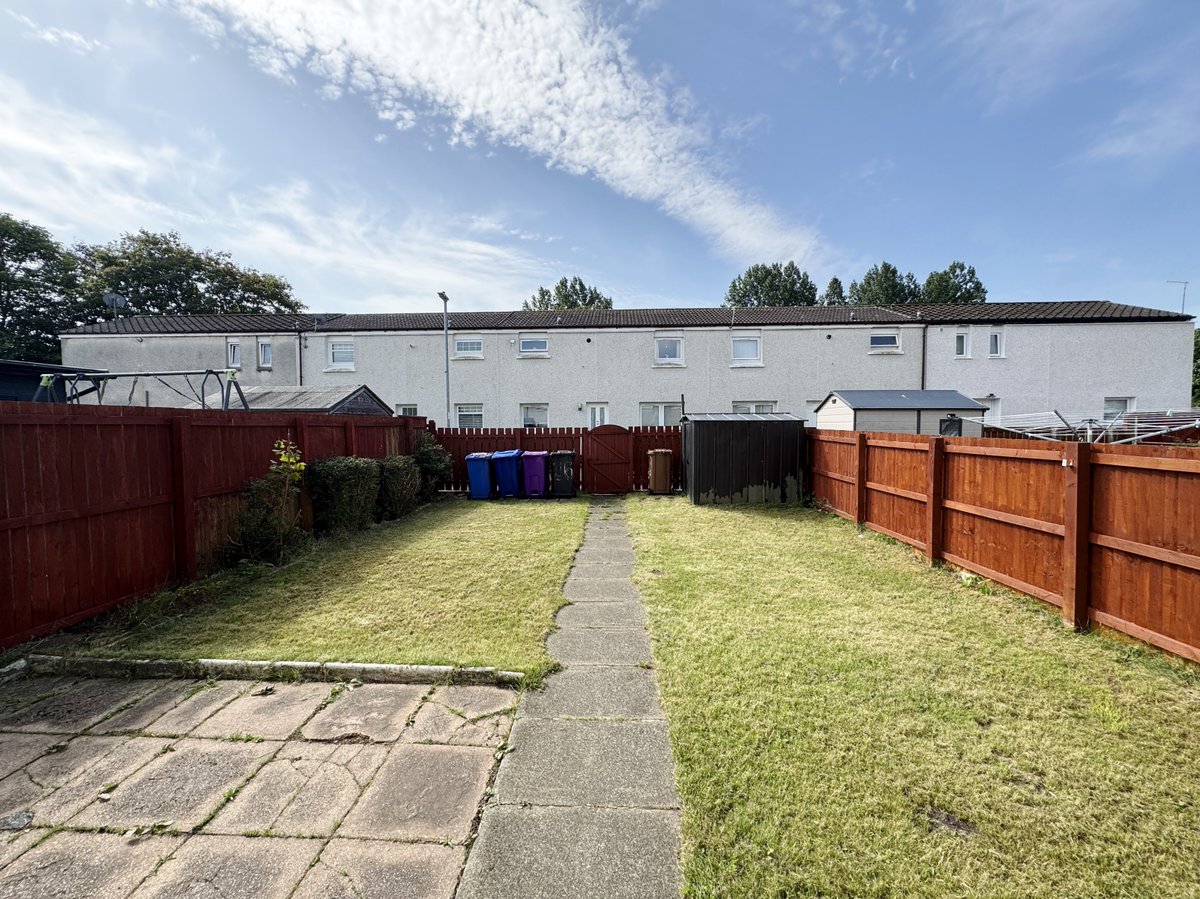 LookingToRent1's tweet photo. Available Friday!!

3 Bedroom Mid Terrace, Carron Place, Castlepark, Irvine, KA12 9ND
Further information will be available soon on social media and https://t.co/8saQ5tU880

#lookingtorent #propertymanagement #lettingagentglasgow #glasgowlettingagent #irvine https://t.co/Tigmx79VoO