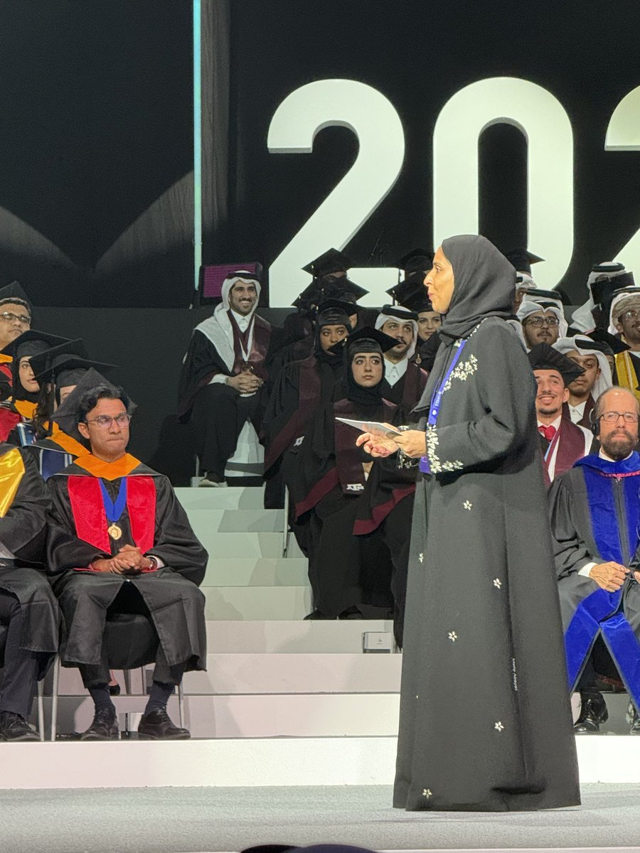 halhjri14's tweet photo. مبروك لخريجي قطر فاونديشن ٢٠٢٦ 🎓🇶🇦
سنوات من التعب والطموح أوصلتكم لهاللحظة الجميلة، واليوم تبدأ مرحلة أكبر فيها فرص وتحديات وإنجازات جديدة.

نفخر فيكم وبكل قصة نجاح صنعتوها، والله يوفقكم في القادم ويجعل هالتخرج بداية لأشياء أعظم 🚀✨

السنة الجاية إذا الله عطانا عمر احضر تخرج بنتي نجلا من جامعة جورج تاون 😁

@QF 
@qf_alumni