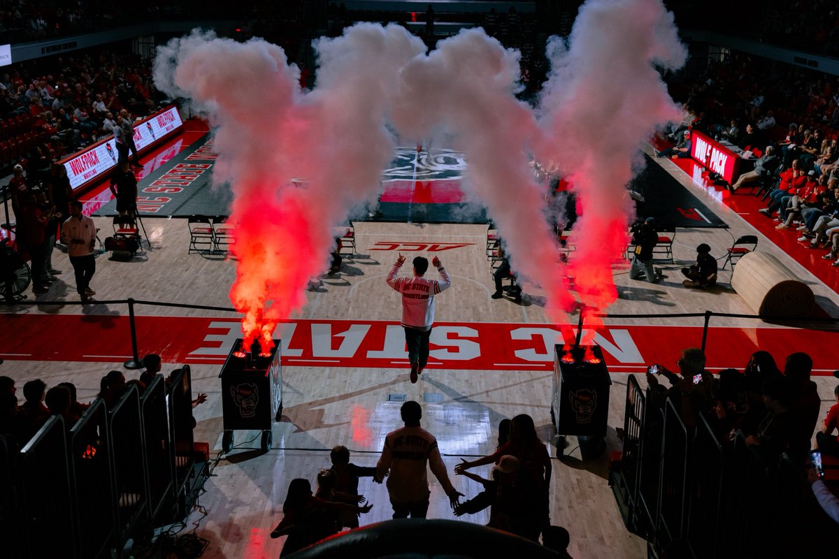 PackWrestle's tweet photo. Come train with the Pack this summer 🔥

Spots are still available to sign up for our summer camps. Information can be found at https://t.co/bGpgDMCLWG https://t.co/BYiRYP90y7