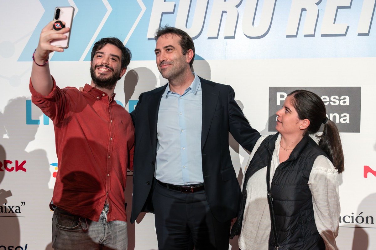 carlos_cuerpo's tweet photo. Un placer participar en el Foro Retos, con un objetivo claro: no podemos fallar a los jóvenes.

Hay talento y formación, toca generar oportunidades en España a la altura de sus aspiraciones.

➡️Compromiso: impulsar un Plan para Jóvenes que conecte empleo, vivienda y futuro. https://t.co/KGKdRI43P6
