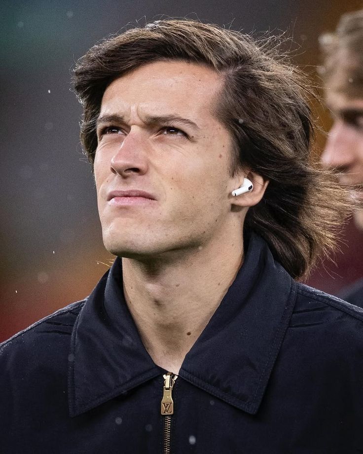 🚨 JUST IN: Antonio Rudiger believes that a lot of young players at Real Madrid do NOT understand how bad the team's situation is, or they simply do not care about it.

That's what happened in the incident that caused him to explode and slap Alvaro Carreras. <a href="/OndaCero_es/">Onda Cero</a>