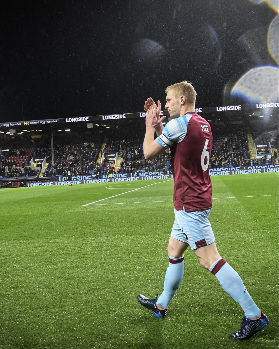 Burnley FC tweet media