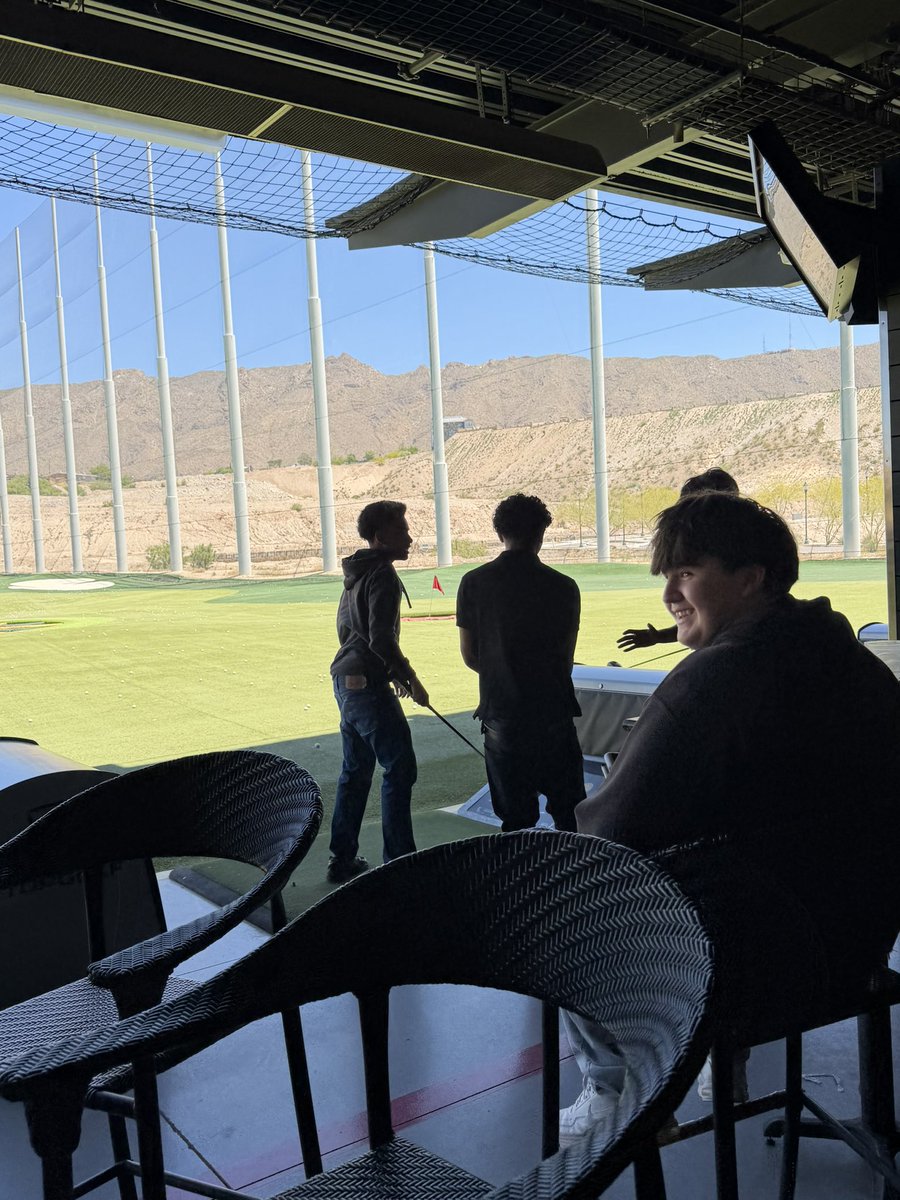 SernaAthletics's tweet photo. Athletics + Topgolf = a great day for the Wolfpack ⛳️🐺

@Topgolf https://t.co/jfb0RQGW2Z