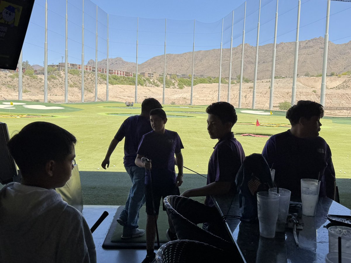 SernaAthletics's tweet photo. Athletics + Topgolf = a great day for the Wolfpack ⛳️🐺

@Topgolf https://t.co/jfb0RQGW2Z