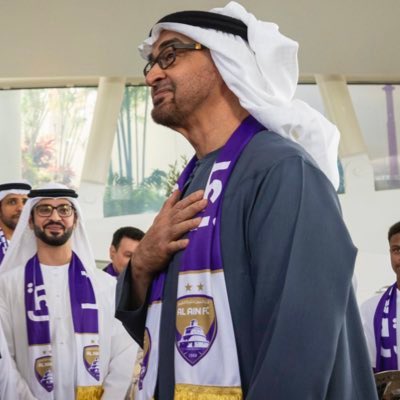 #الدوري_عيناوي
#نادي_العين

درع الدوري من يطوله ويضمه
غير الزعيم اللي قـويٍ بـيـانه

هذا البنفسج.. ريـح وردٍ نـشـمـه
وهذا الزعيم.. ومنـطقـه فـي زمـانـه

15 🫶🏻💜💜💜💜💜✨

#العين_بطل_الدوري
