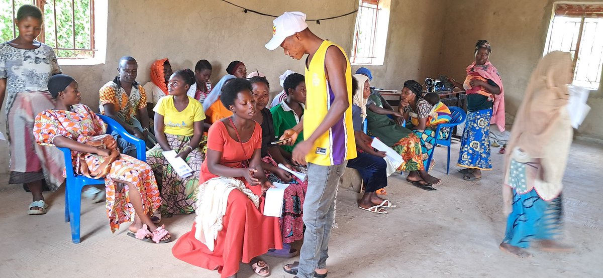 picknet5's tweet photo. PICKNET engaged VELA and youth groups to promote self-reliance through entrepreneurship, vocational skills, kitchen gardening, chicken rearing, nutrition, and waste management empowering youth and women for sustainable and resilient communities. https://t.co/hgn5GFulvC