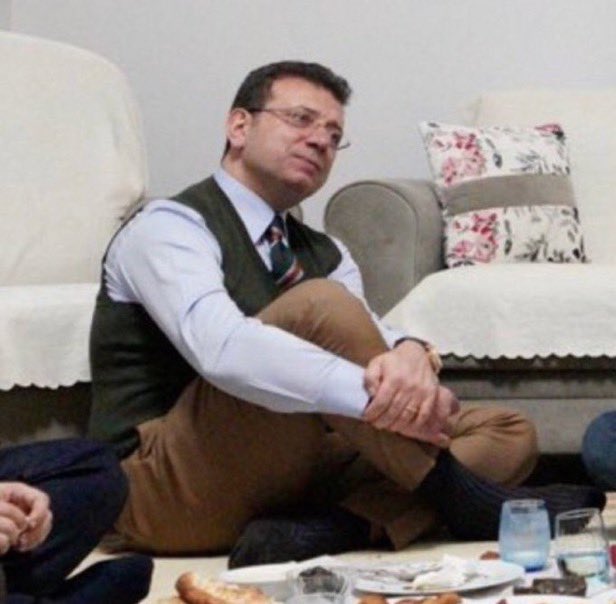 beyzaishere_'s tweet photo. Hoca: bilinmeyen denklemi bu…

Biz:😴🥱

Hoca:Ben üniversite yillarinda bi çocuğa asık olmustum https://t.co/A97sOCUREx