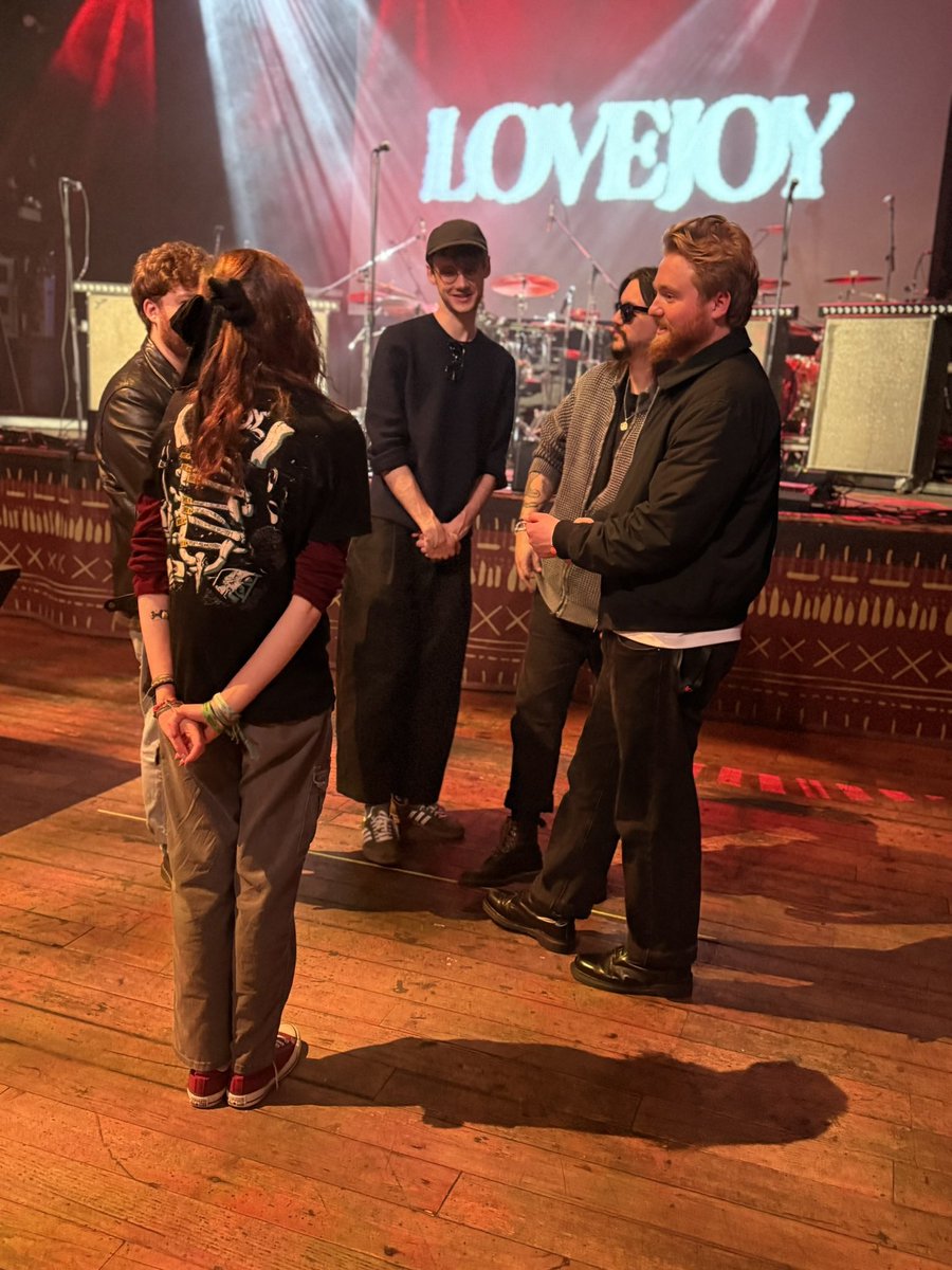 Wolfsoot's tweet photo. apparently they lied but I want everyone to know that at the Lovejoy meet and greet they literally told me wasted summer would probably be released January or February

LIIIIIIIAAAAAAARRRRRRRRRRR https://t.co/jhrNqIs76j