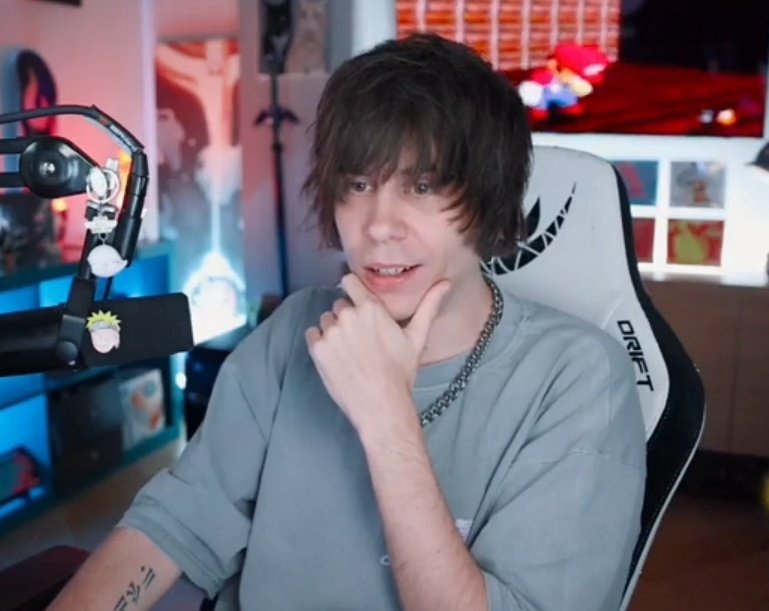 ximenalimosnera's tweet photo. Que guapo se ve el rubiu, cállense chat 🖕🏻 https://t.co/GCrNJeRcJx