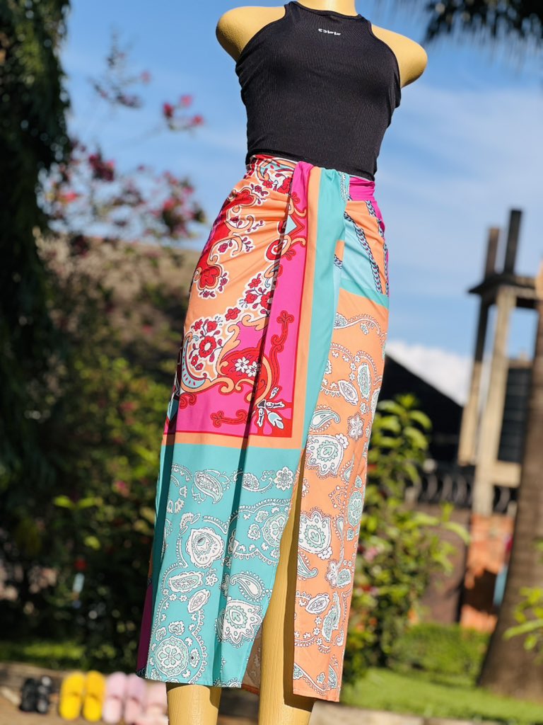 JemizApparel's tweet photo. Size 12 come ladies for this lovely colorful skirt 🫧🦋✨ https://t.co/ZhIWYjyA6O