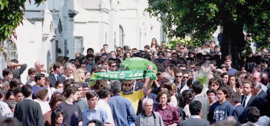 TrolhaDoCacifo's tweet photo. 7 de maio de 1995, dia problemático, os familiares ouviram as notícias e ainda não existiam telemóveis. DEP 🕊️ https://t.co/T7vjO9T7AL