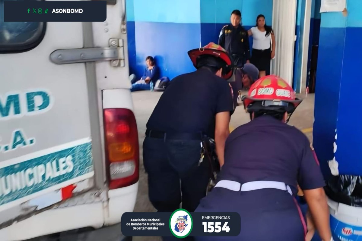 #EULocales| Una persona fue mordida por una serpiente en el Caserío Madronales del municipio de La Blanca #SanMarcos. Fue identificada como Yomeli Becerra, de 15 años de edad .

Según indicaron familiares, la menor se encontraba realizando labores agricolas.