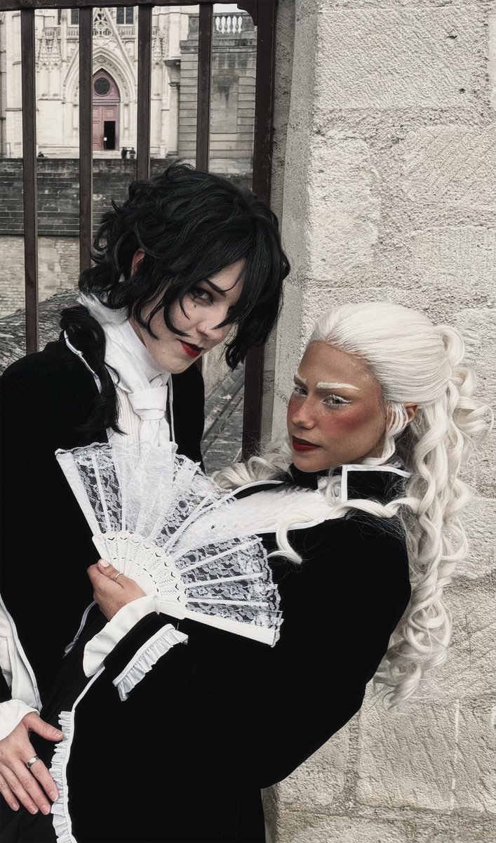 elleisvile's tweet photo. Together, in death. 

Lennabel, from nevermore. Ugh, I love to wear this cosplay actually. 

#cosplay #nevermorewebtoon #gothicaesthetic #wlwcouple https://t.co/UuN7BHBJjI