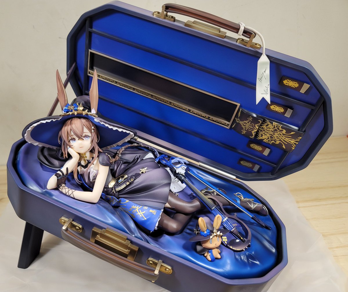 next up a figure!! Arknights - Amiya - 1/7 - Solo Around the World