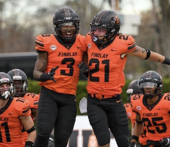 D1_Tyrin's tweet photo. After a great conversation with @CoachSchmittUF Blessed to receive a Offer from @FindlayOilers 

@Dupage_Football @Coach_Nol @Coach_PauleyD @jrniklos @CoachTCip https://t.co/MvAcFNm3PX
