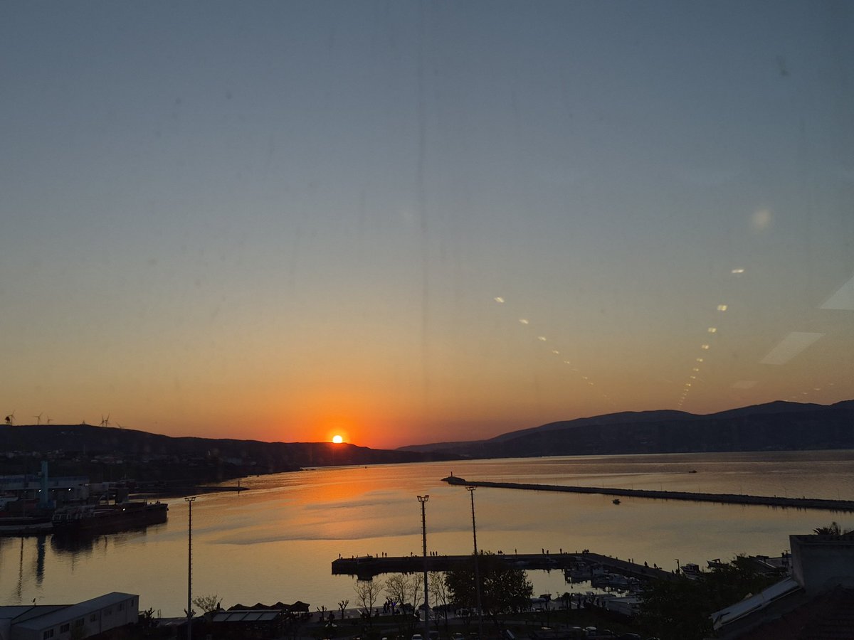 tanjuceylan's tweet photo. Bandırma https://t.co/AdB7LYFp1B