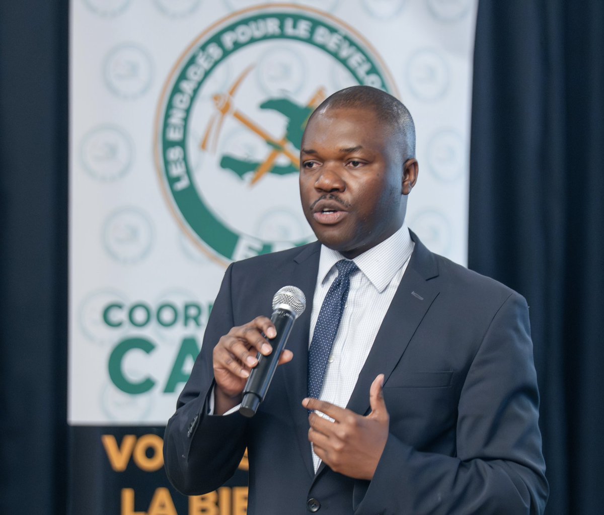 claudejoseph03's tweet photo. Conférence-débat à Montréal sur la contribution de la diaspora haïtienne à la modernisation des partis politiques en Haïti. https://t.co/GUHUA1GFdr