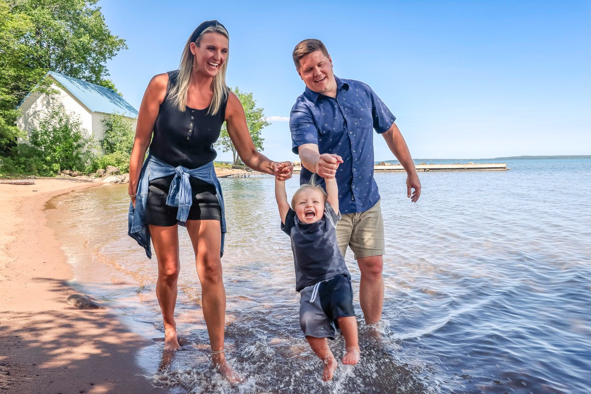 Bayfield_WI's tweet photo. Mother’s Day weekend is almost here. 🌷

Beach walks, brunch reservations, local shopping, and time by the water together. Sounds pretty perfect to us.

Find a few ideas for the weekend in our latest blog post: https://t.co/nAwe9Yo9nh https://t.co/zCMGMRvM0c