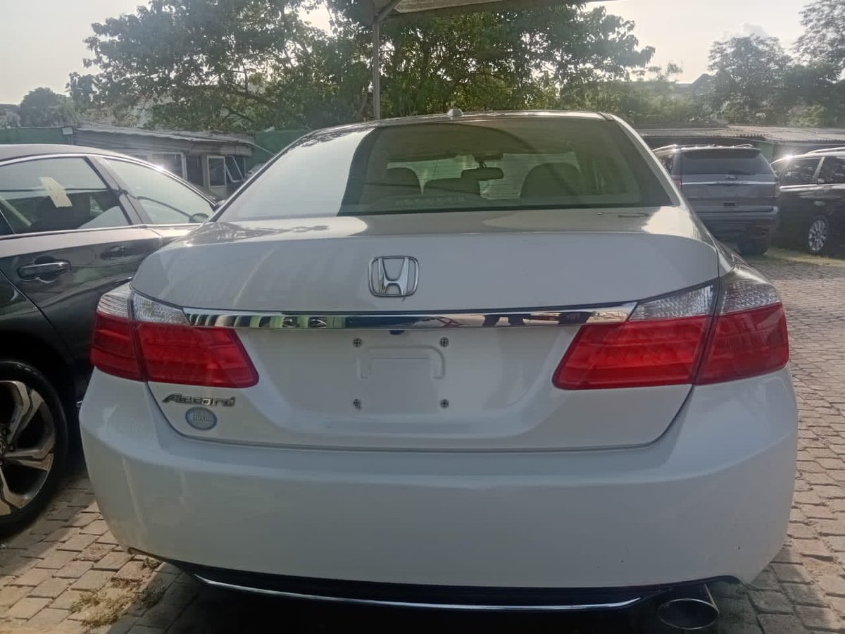 Foreign Used Honda Accord 2014/15 model
Sound engine and gear 
AC chilling 
Clean body and interior 
Just buy and cruise
Price: 15.5m 
Location: Ikeja