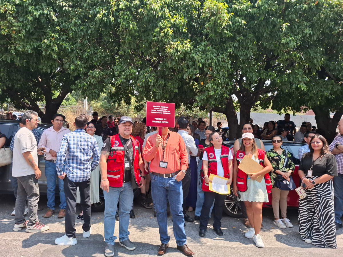 FedesspMor's tweet photo. Este día, a las 11 hrs, los sindicatos afiliados participamos en el Primer Simulacro Nacional 2026  con el objetivo de fomentar la cultura de la prevención y evaluar protocolos de emergencia. Se activó  la alerta sísmica en altavoces y dispositivos móviles.
#FuerzaFEDESSP https://t.co/LJnn6idQzB