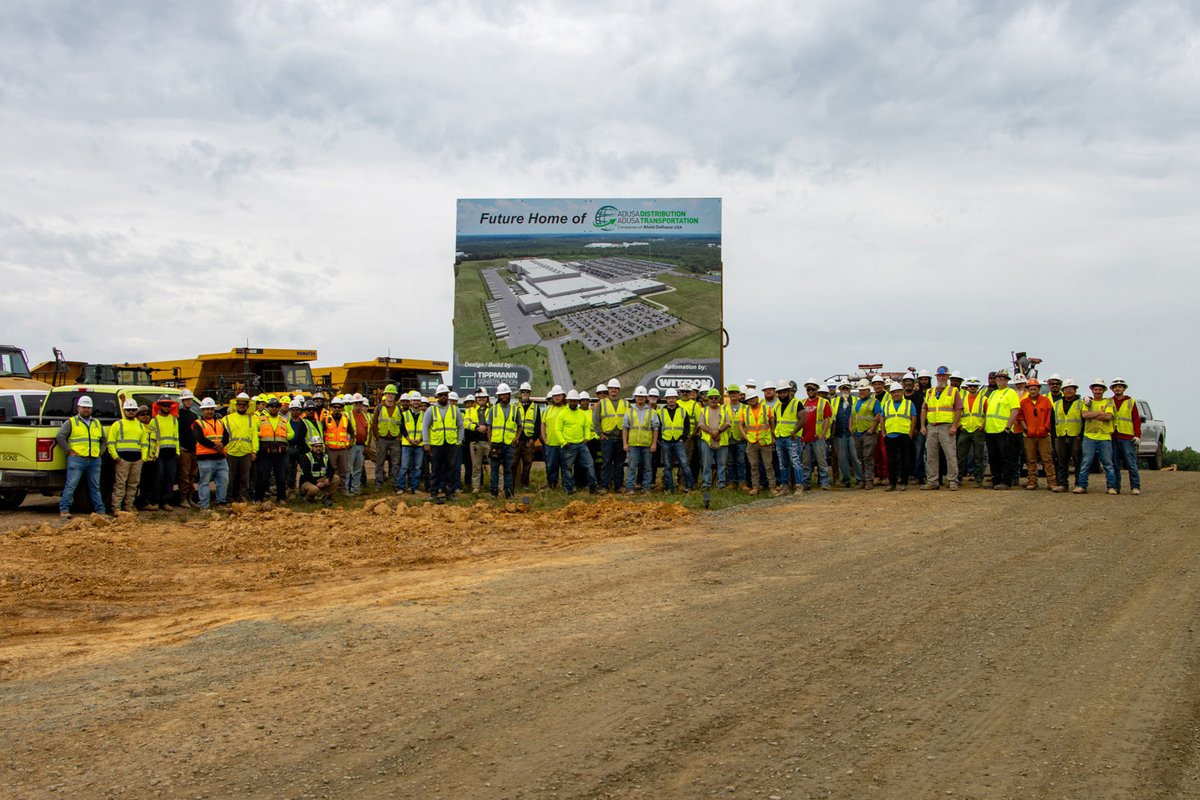 TippmannGroup's tweet photo. "Everyone should come to this site each day with at least one goal in mind - leaving safely to go home to your family.”

Today we held a safety stand down in Burlington, North Carolina. Every day is a good day to talk through fall prevention and safe job site practices. https://t.co/Jsme0VAWYt