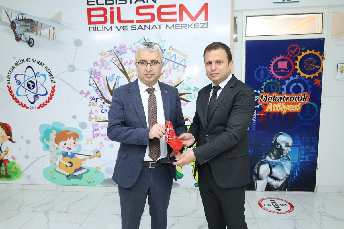 Elbistanbilsem's tweet photo. 🔬 Elbistan BİLSEM’de TÜBİTAK 4006 Bilim Fuarı büyük ilgi gördü!
🚀 Öğrencilerimiz; geri dönüşümden dijital tarıma, matematikten çevre projelerine kadar birçok alanda harika çalışmalar sergiledi.
🌱 Bilimin ışığında yetişen gençlerimiz geleceğe umut oldu!@kmarasilmem @ElbKaymakam https://t.co/563dJURvBM