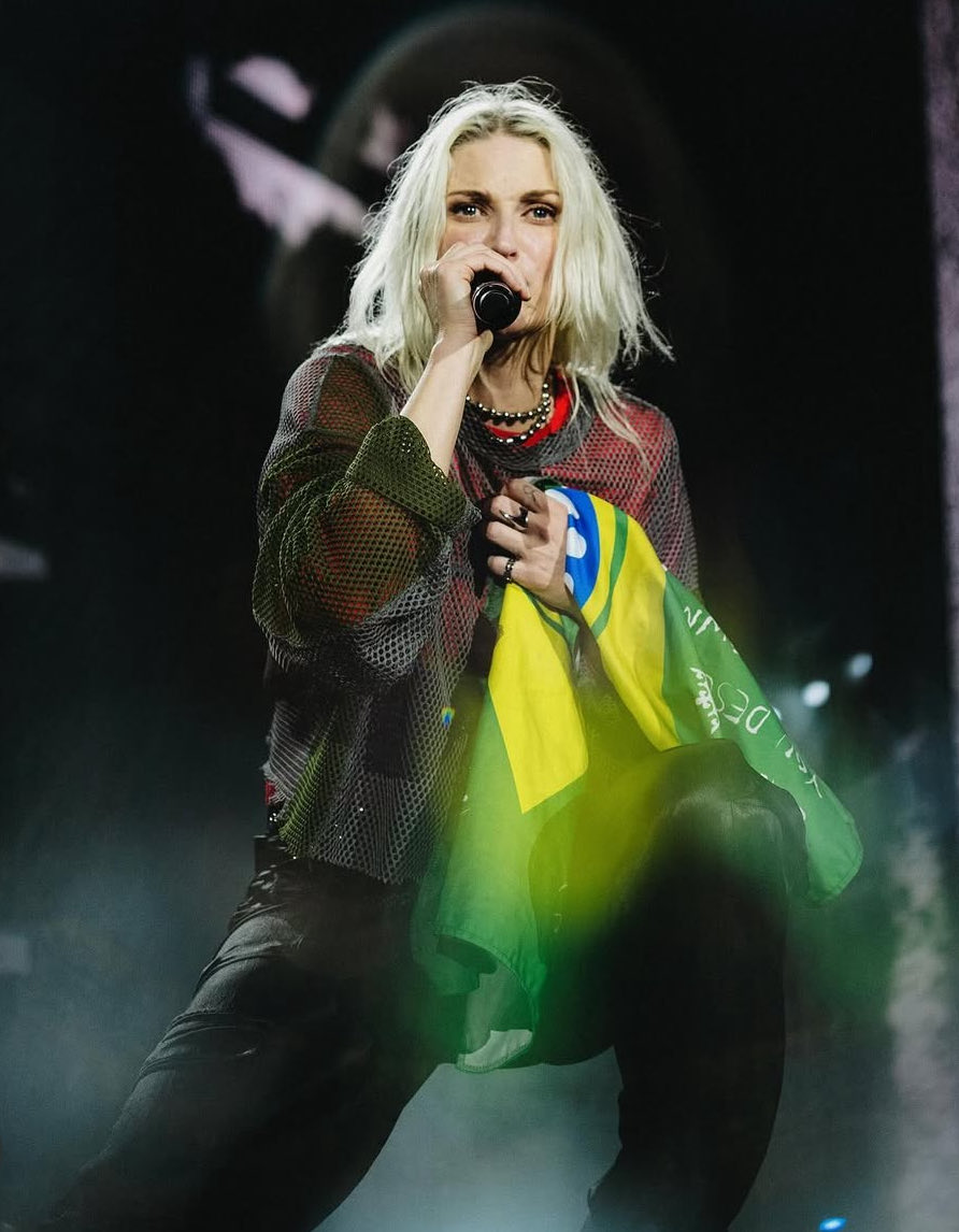 YelenasProdigy's tweet photo. Wishing a Happy 40th Birthday to our frontwoman of Linkin Park, the talented Emily Armstrong. Hope your birthday is amazing as you are, Emily. 🥳🎉 #emilyarmstrong40 https://t.co/6zwDANvHOr