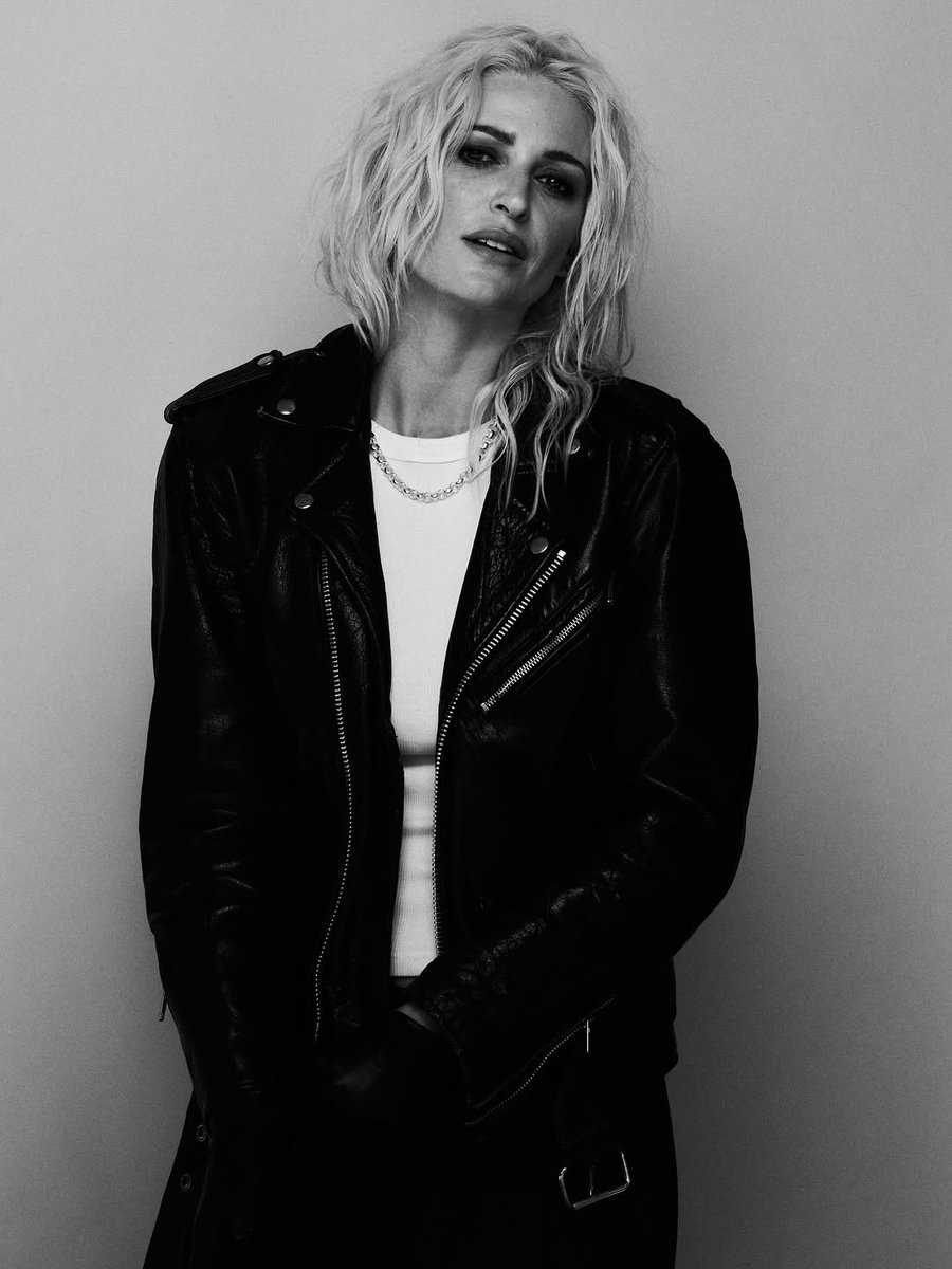 YelenasProdigy's tweet photo. Wishing a Happy 40th Birthday to our frontwoman of Linkin Park, the talented Emily Armstrong. Hope your birthday is amazing as you are, Emily. 🥳🎉 #emilyarmstrong40 https://t.co/6zwDANvHOr