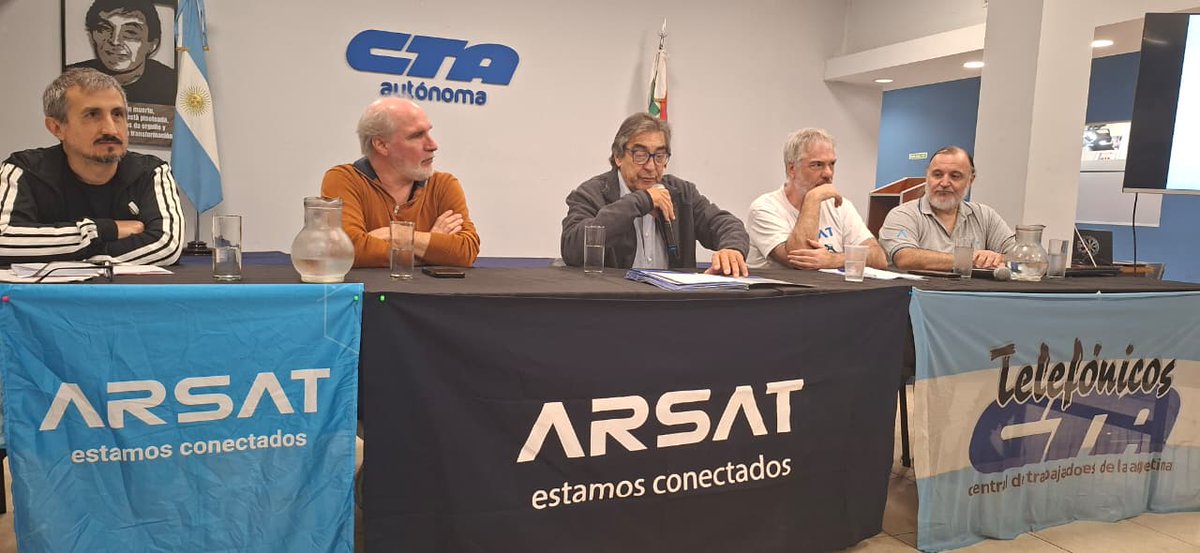 ctaa_foetra's tweet photo. Gran exposición en @CTAAutonoma sobre 2 pilares estratégicos para el desarrollo nacional: proyecto nuclear CAREM y el Datacenter de ARSAT 

Soberanía tecnológica, energía limpia y desarrollo científico 🇦🇷

Gracias @aserquis @CachorroGodoy @zasito  @EzequieMcGovern @RodolfoKempf https://t.co/N9GqhzU5ZT