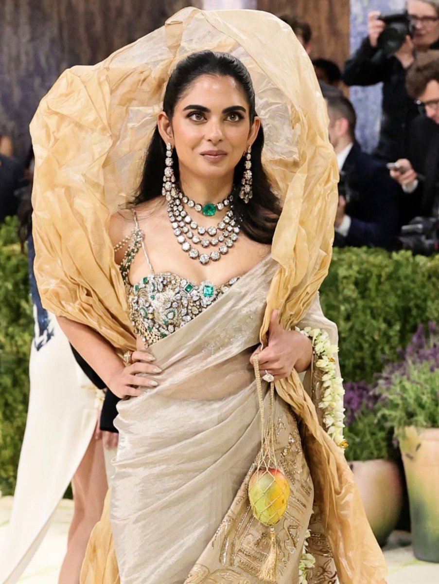 ميشا | FASHION tweet media