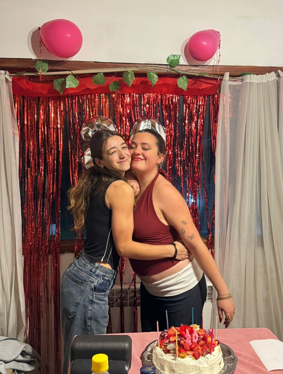 hola mai te amo<3
bay