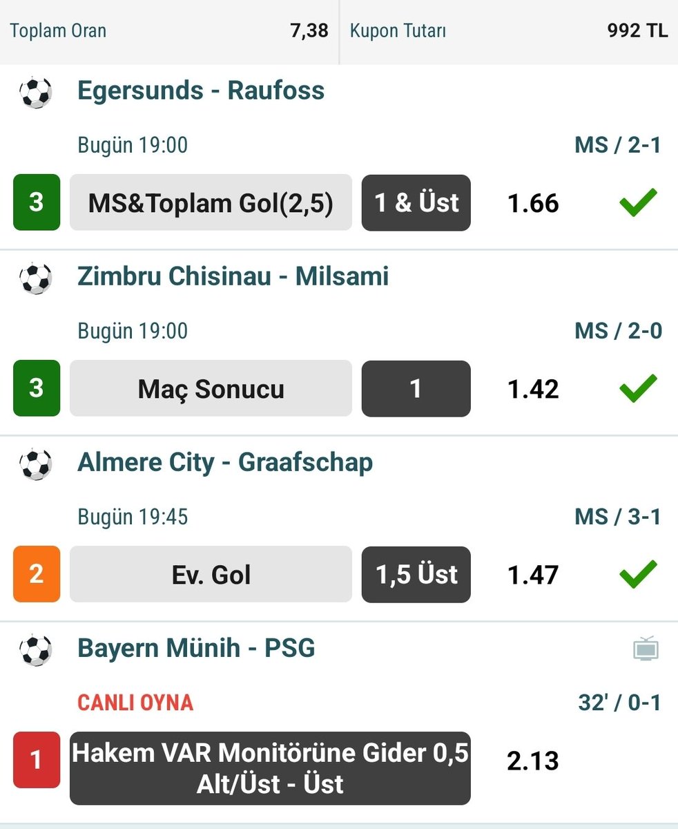 Altayyyym's tweet photo. @trtspor Bayern'den çok bana yazık edecekler. Var'a gidip baksan ne var sanki oe hakem https://t.co/3OA42FeQN8