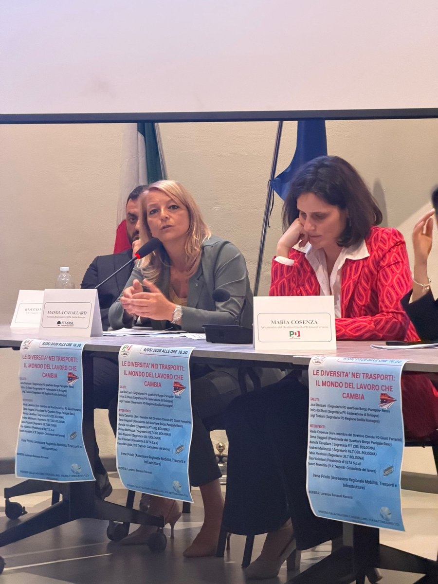 FitERCisl's tweet photo. 🎙️ "Il futuro della mobilità passa per il valore del lavoro".
Manola Cavallaro, Segretaria FIT-CISL ER, oggi a Bologna per discutere di come sta cambiando il mondo dei trasporti. Presenti istituzioni e parti sociali per un fronte comune. 🤝🛤️
#FITCISL #Bologna #LavoroCheCambia https://t.co/ekEJWNe1El